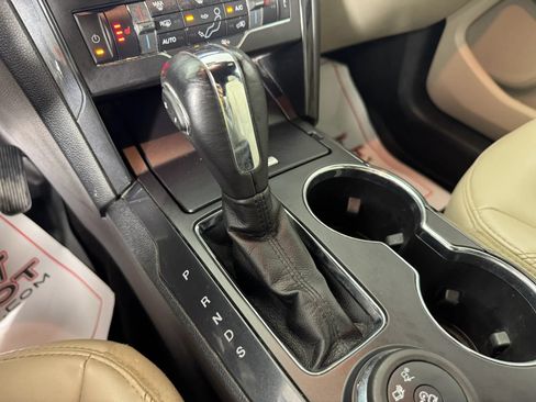 Used 2019 Ford Explorer XLT w/ Equipment Group 202A AWD/4WD image 23