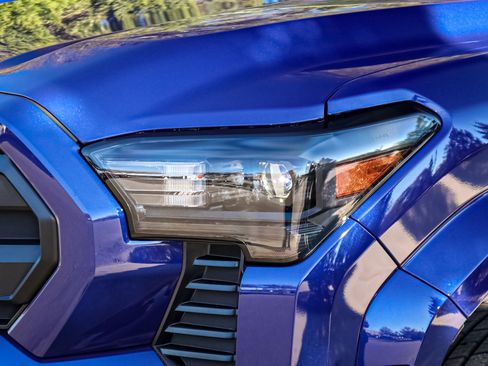 Used 2025 Toyota Tacoma SR5 image 6