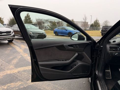 Used 2019 Audi S4 Premium Plus w/ Premium Plus Package image 16