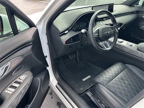 Used 2025 Genesis GV70 3.5T Sport w/ Sport Advanced Package image 9