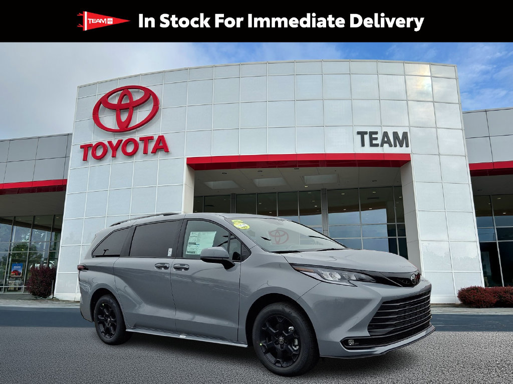 New 2026 Toyota Sienna XLE Woodland Edition AWD/4WD image 1