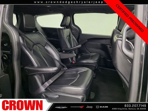 Certified 2024 Chrysler Pacifica Premium image 16