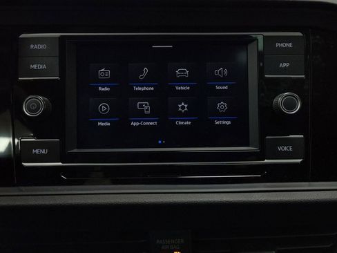 Used 2022 Volkswagen Jetta SE image 19