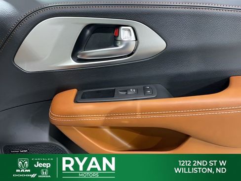 New 2026 Chrysler Pacifica Pinnacle AWD/4WD image 34