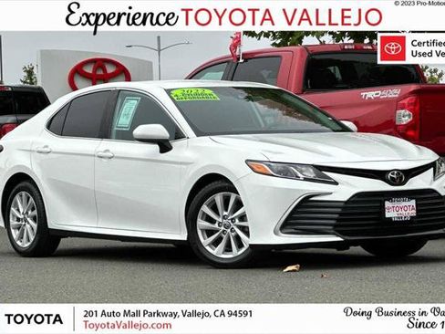 Certified 2022 Toyota Camry LE FWD image 1