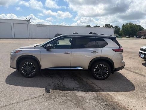 Used 2026 Nissan Rogue Platinum w/ Platinum Premium Package AWD/4WD image 3