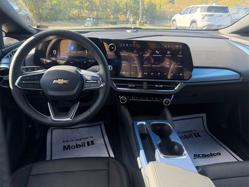 New 2026 Chevrolet Equinox EV LT image 20