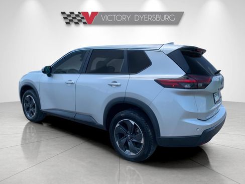 Used 2024 Nissan Rogue SV AWD/4WD image 6