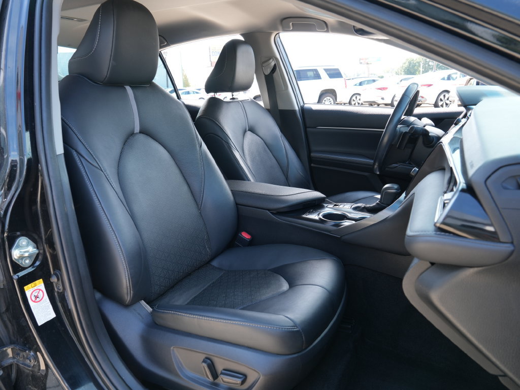 Used 2019 Toyota Camry XSE FWD image 15