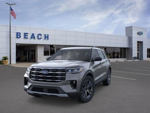 New 2026 Ford Explorer Active w/ Active Comfort Package image 3