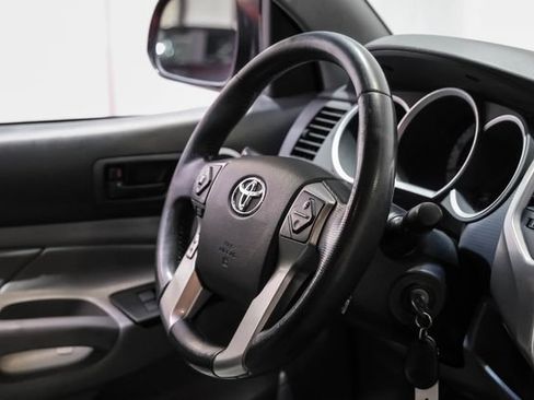 Used 2014 Toyota Tacoma PreRunner w/ SR5 Package RWD image 16