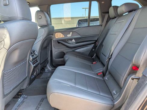 Used 2025 Mercedes-Benz GLS 450 4MATIC image 28