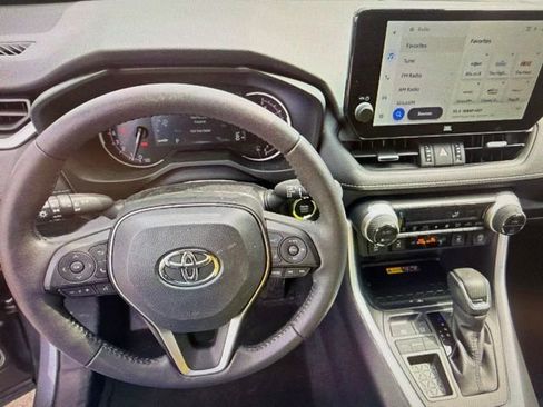 Used 2023 Toyota RAV4 XLE Premium FWD image 9