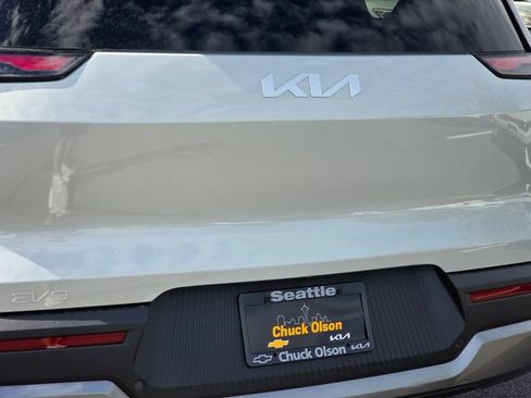 New 2026 Kia EV9 Light RWD image 13