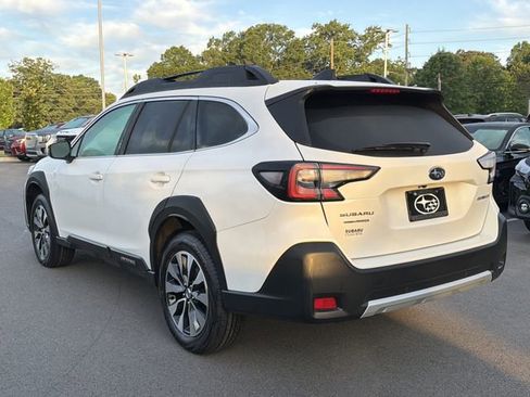 Certified 2025 Subaru Outback Limited AWD/4WD image 5
