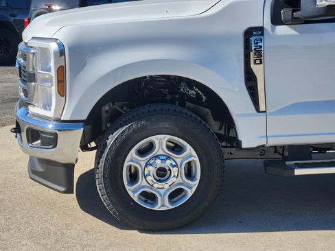 New 2026 Ford F250 XLT w/ FX4 Off-Road Package image 9