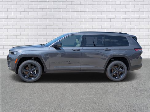 New 2026 Jeep Grand Cherokee L Limited w/ Limited Altitude Package RWD image 2