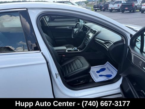 Used 2018 Ford Fusion SE w/ Fusion SE Technology Package FWD image 16
