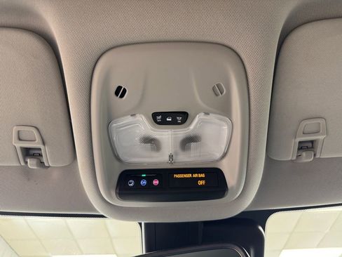 Used 2025 Chevrolet TrailBlazer LT w/ Convenience Package image 43