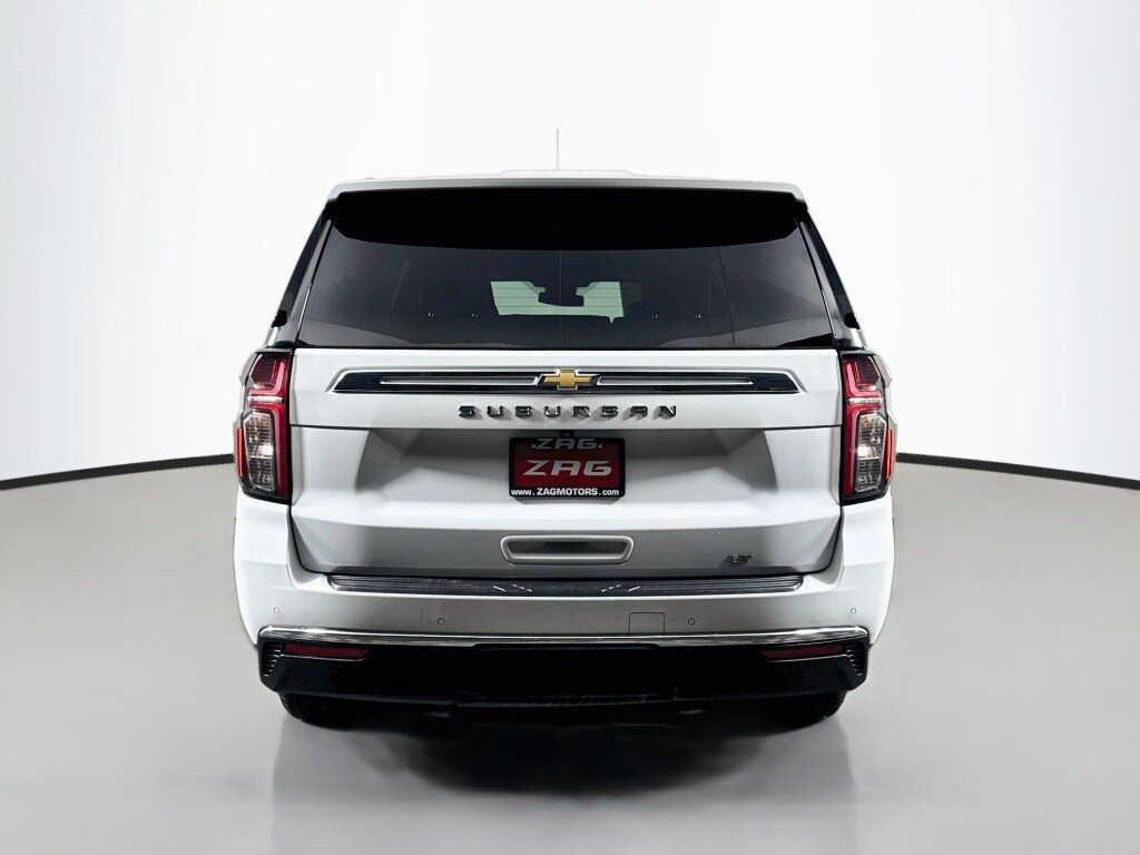 Used 2024 Chevrolet Suburban LT AWD/4WD image 4