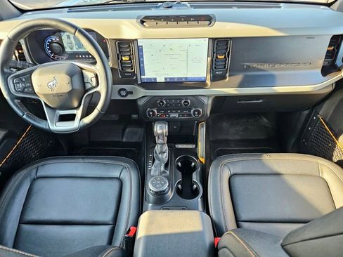 Used 2021 Ford Bronco Badlands image 26