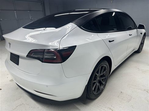 Used 2021 Tesla Model 3 Standard Range Plus image 7