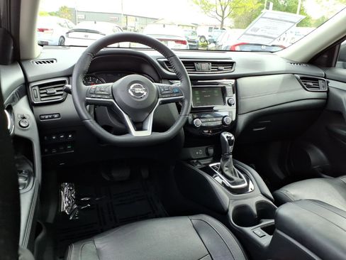 Used 2019 Nissan Rogue SL w/ Premium Package AWD/4WD image 6