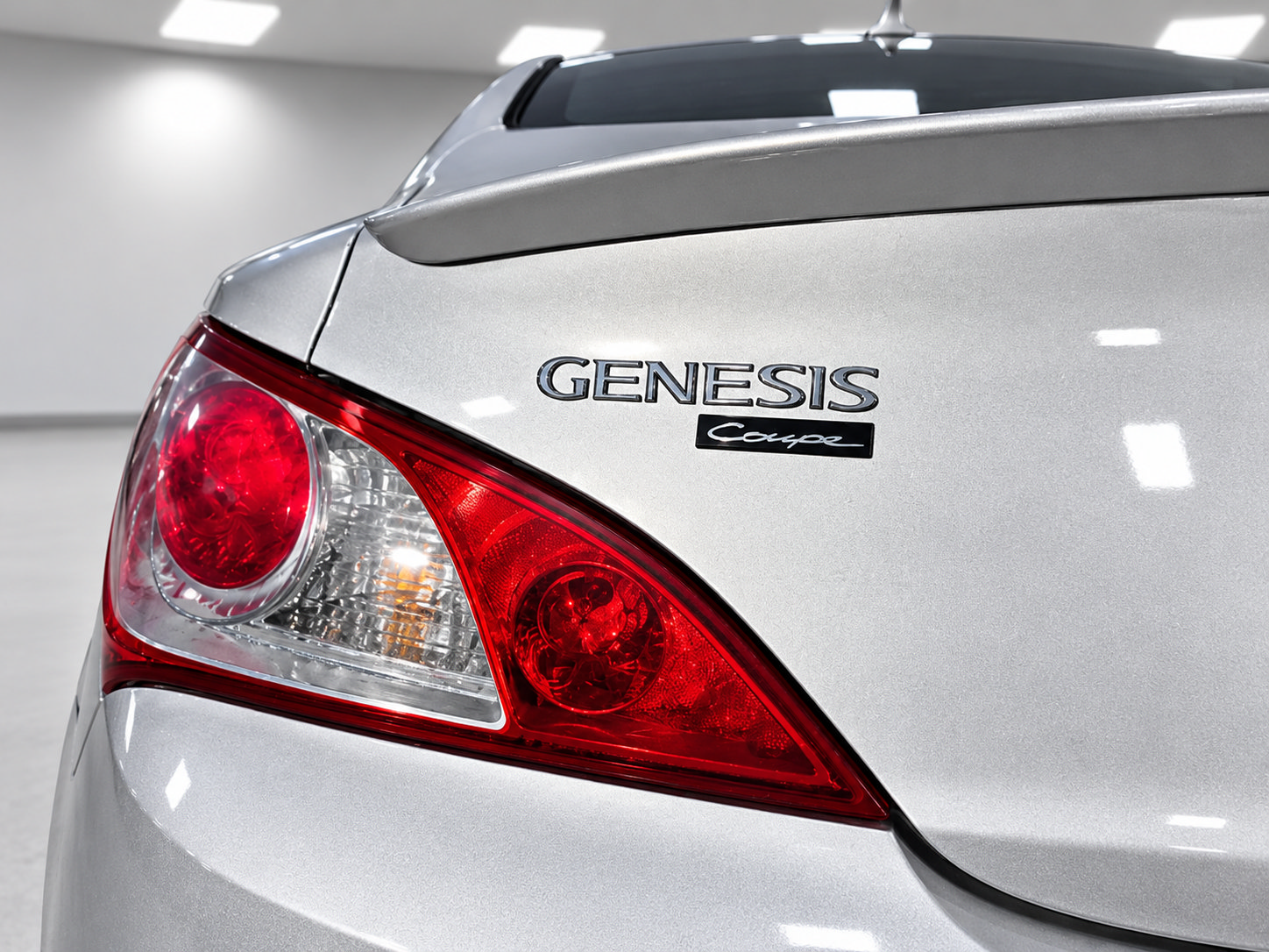 Used 2011 Hyundai Genesis 2.0T RWD image 9