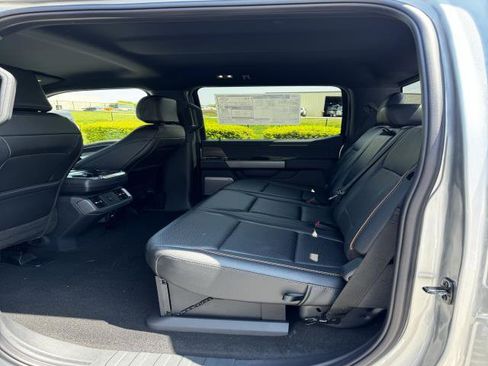 New 2025 Ford F150 Lariat w/ Equipment Group 501A Mid image 31