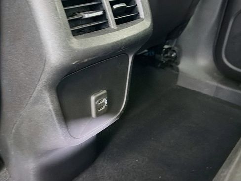 Used 2023 Chevrolet Equinox LT w/ Driver Convenience Package FWD image 29