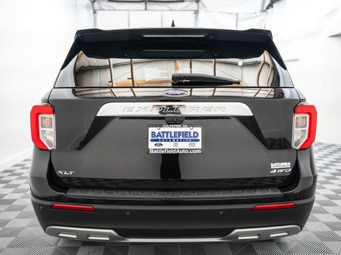 Used 2023 Ford Explorer XLT w/ Equipment Group 202A AWD/4WD image 7