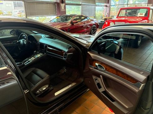 Used 2012 Porsche Panamera 4S image 34
