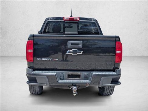 Used 2017 Chevrolet Colorado Z71 AWD/4WD image 6