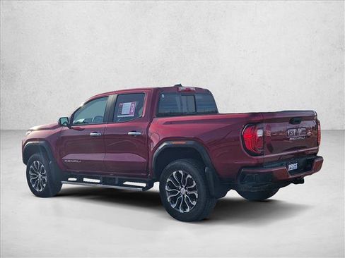 Used 2023 GMC Canyon Denali image 7