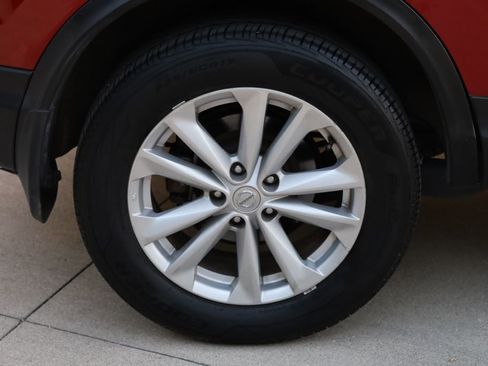 Used 2017 Nissan Rogue Sport SV image 32