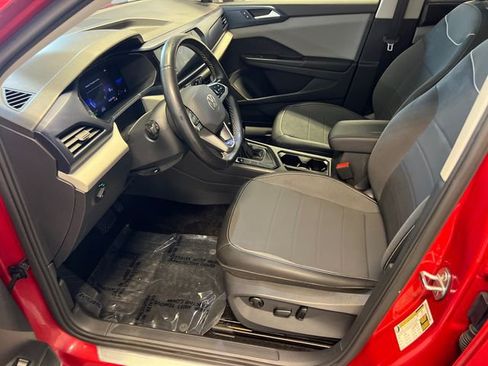 Certified 2023 Volkswagen Taos SE w/ Panoramic Sunroof Package FWD image 6