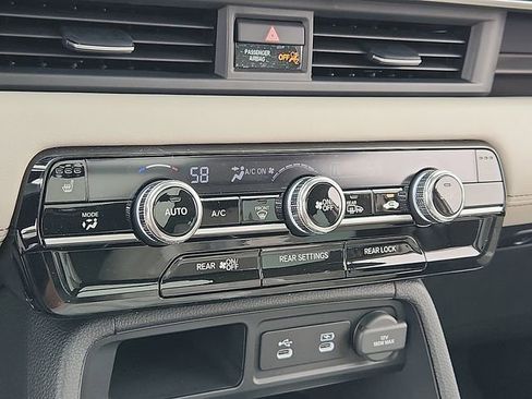 New 2026 Honda Pilot Touring image 16