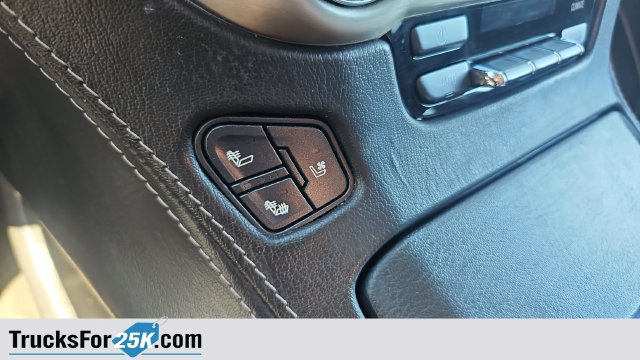 Used 2018 GMC Yukon Denali RWD image 33