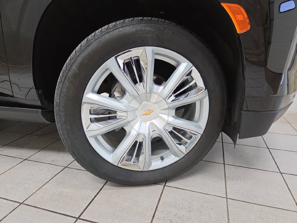 Used 2023 Chevrolet Tahoe High Country w/ Premium Package 2 AWD/4WD image 8