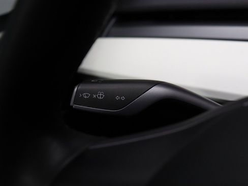 Used 2021 Tesla Model Y Long Range image 49