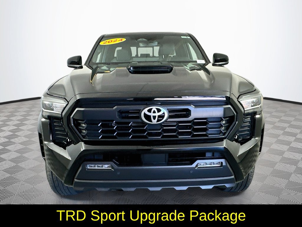 Used 2024 Toyota Tacoma TRD Sport w/ TRD Sport Upgrade Package AWD/4WD image 4