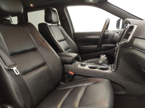 Used 2018 Jeep Grand Cherokee Limited image 21