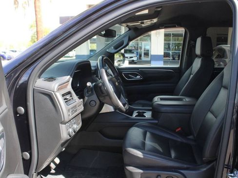 Used 2022 Chevrolet Tahoe LT w/ Luxury Package AWD/4WD image 13