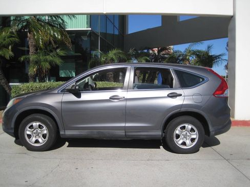 Used 2013 Honda CR-V LX image 2