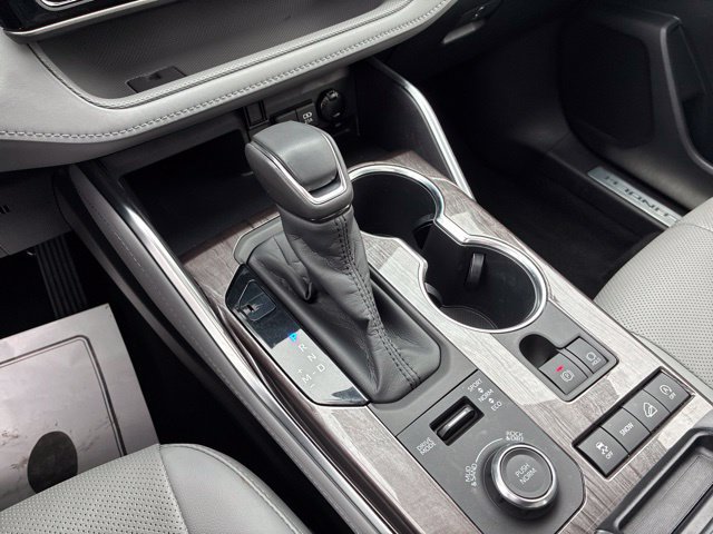 Used 2020 Toyota Highlander Limited AWD/4WD image 19