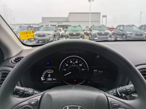 Used 2022 Honda HR-V EX image 31