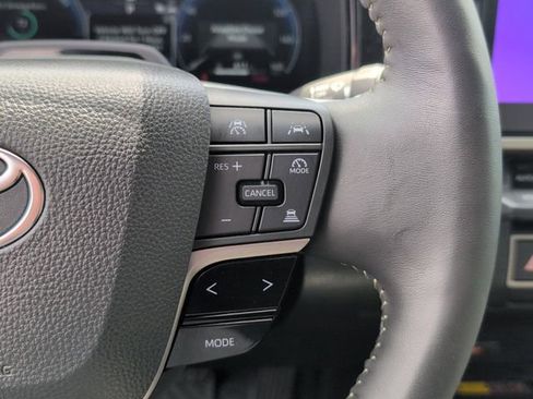 Used 2025 Toyota Camry XLE w/ Premium Plus Package FWD image 19