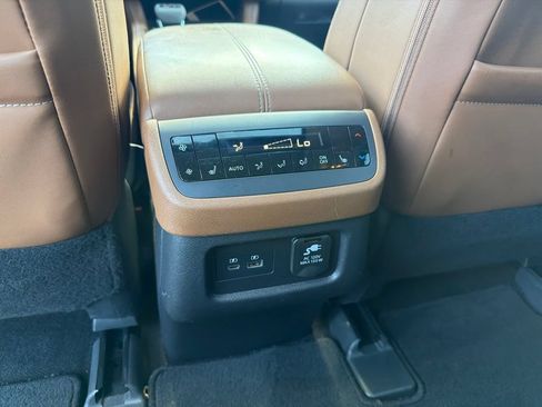 Used 2024 Nissan Pathfinder Platinum w/ Cargo Package AWD/4WD image 30