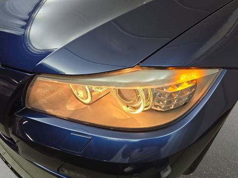 Used 2011 BMW 328i xDrive Sedan AWD/4WD image 30