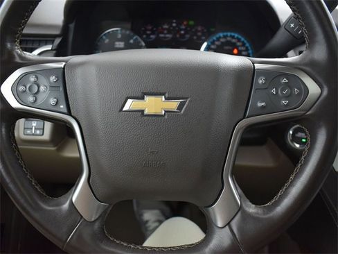 Used 2020 Chevrolet Suburban Premier w/ Premier 6.2L Value Package image 15